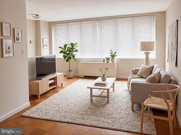 4th image of 522 21st St NW APT 501