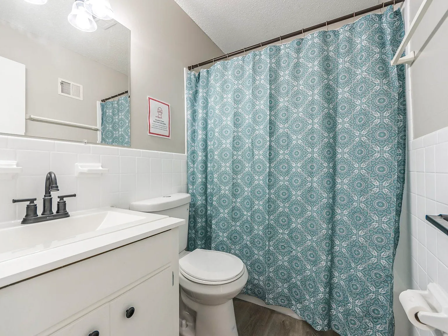 4 bed, 2.0 bath, 1896 sqft, $784 — Photo 4