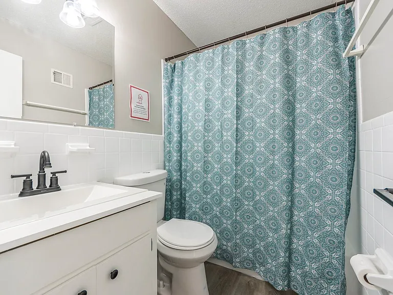 NE Maggie Ave — Photo 3