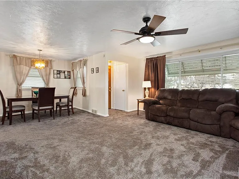 976 N Pasadena Ave — Photo 6