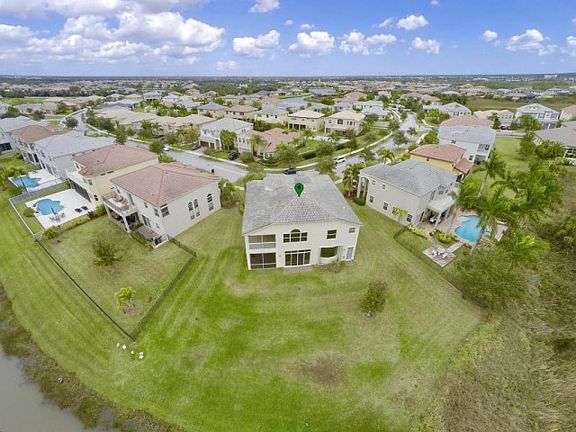 3rd image of 11451 SW Hillcrest Cir