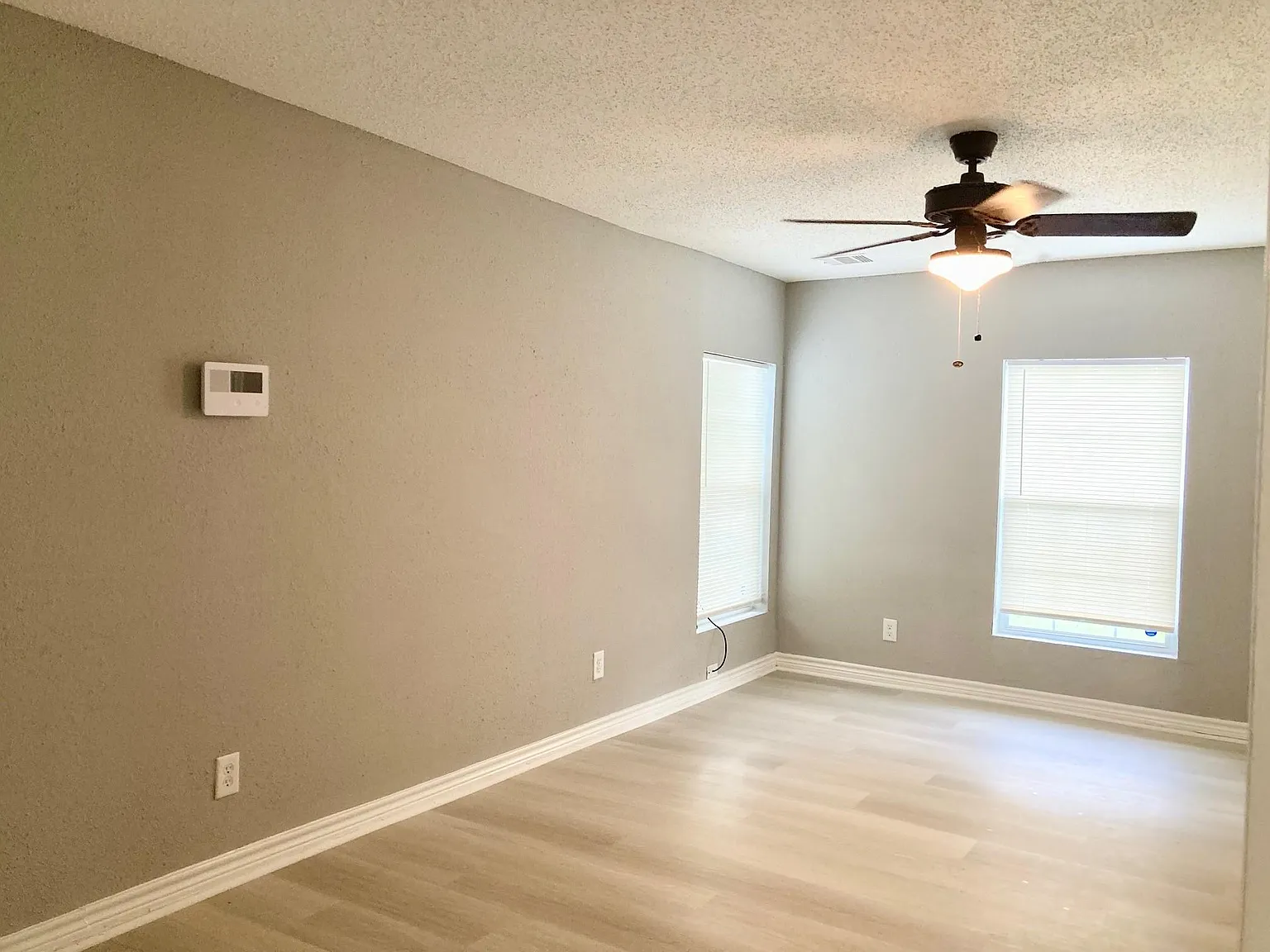 3 bed, 1.0 bath, 1056 sqft, $1,495 — Photo 2