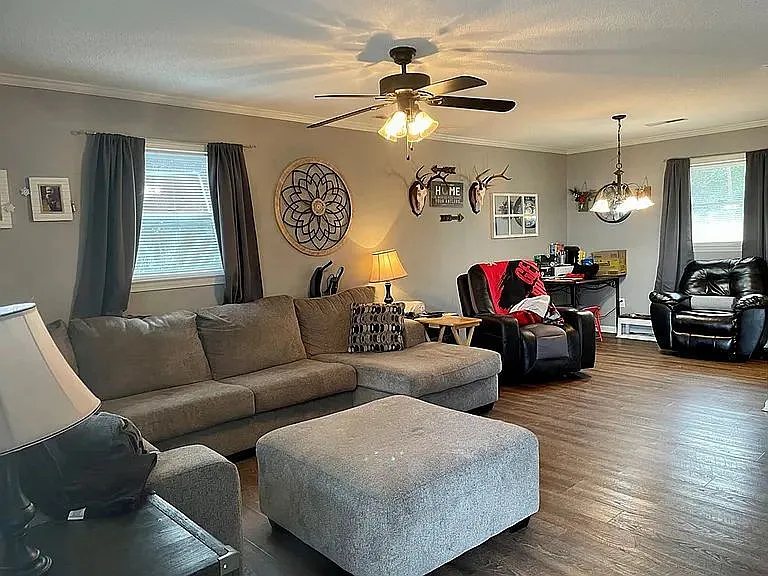 1252 Hastings Dr — Photo 9