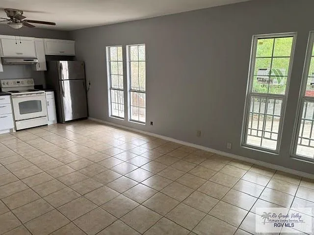 1 bed, 1.0 bath, 704 sqft, $1,000 — Photo 3