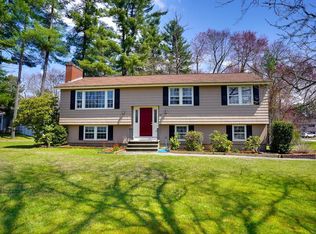 32 Castlewood Dr, Billerica, MA 01821