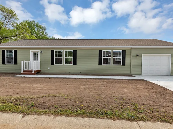 675 Brooks St S, Eden Valley, MN 55329