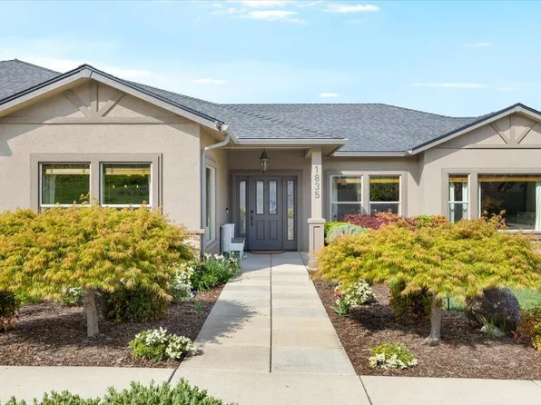 1835 Plateau Dr, Medford, OR 97504