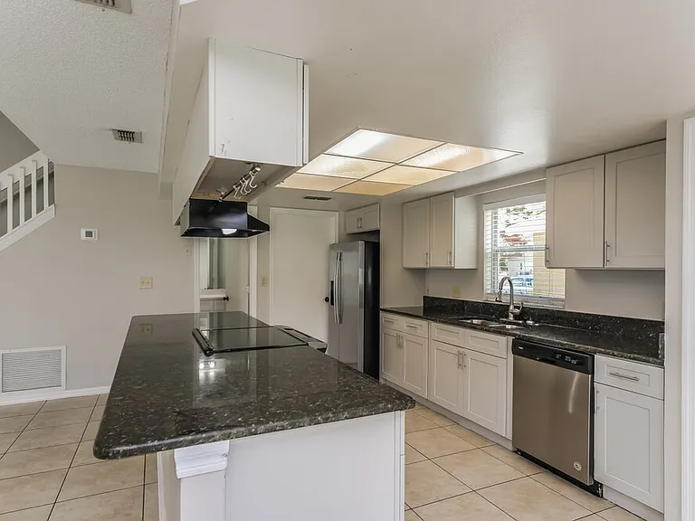 11904 Atlin Dr — Photo 9