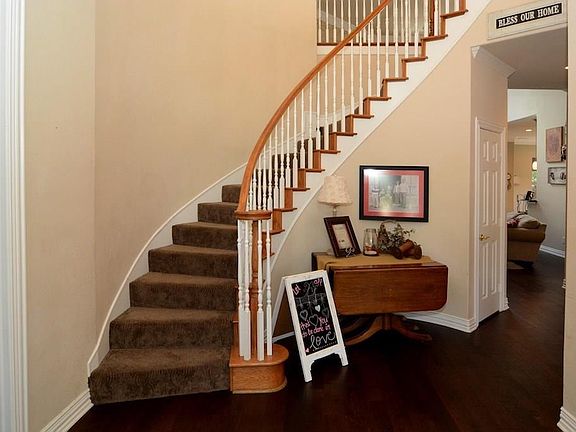 5th image of 3322 Castlewood Blvd