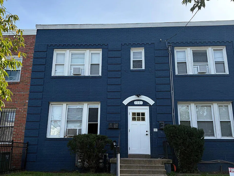 5001 1st St NW