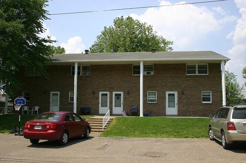 1st image of 2910 Fernwood Ave