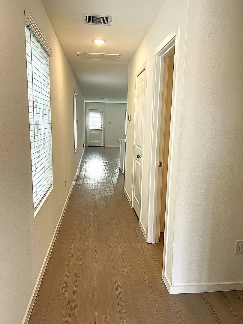 4 Bedroom Home Conveniently Located New Caney House in Tavola — Photo 2