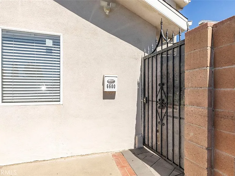 6600 Charlesworth Ave — Photo 1
