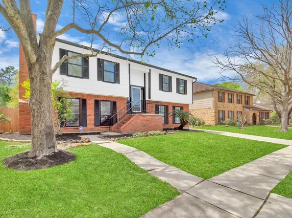 15819 Maple Manor Dr, Houston, TX 77095