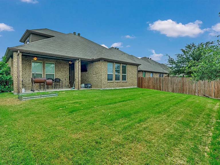 6158 Stillhouse Ln — Photo 2