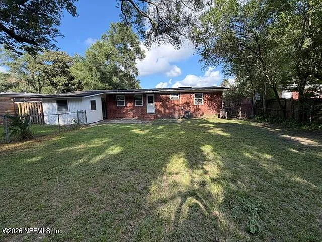 2404 Red Oak Dr — Photo 22