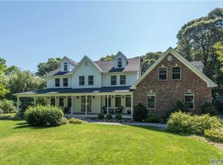 77 Mud Rd, Setauket, NY 11733