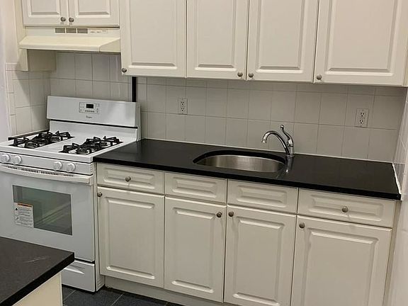 5th image of 220 W 98th St APT 3M