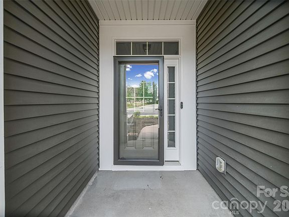 3rd image of 1108 Roderick Dr