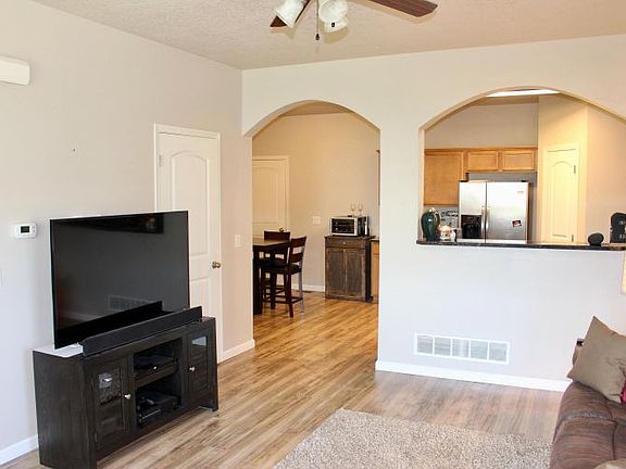 4th image of 1015 NE Patchin Ln