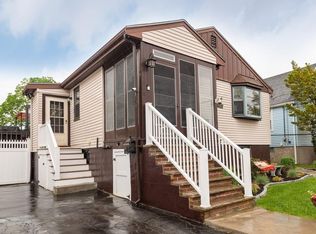 19 Pleasant Ct, Winthrop, MA 02152