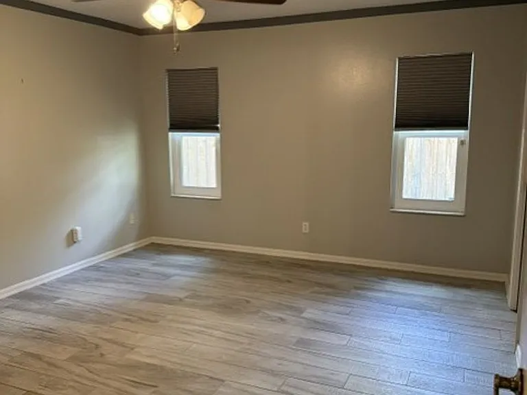 6633 Foxmoor Dr — Photo 12
