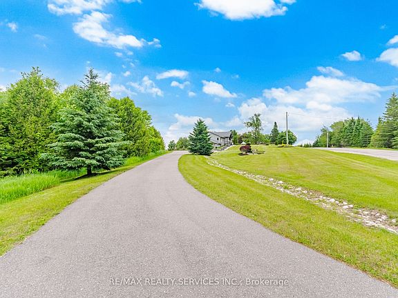 5th image of 386113 Side Road 20