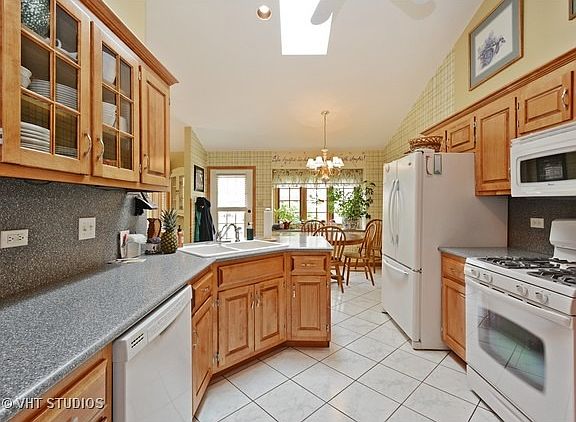 3rd image of 16625 Lismore Ct