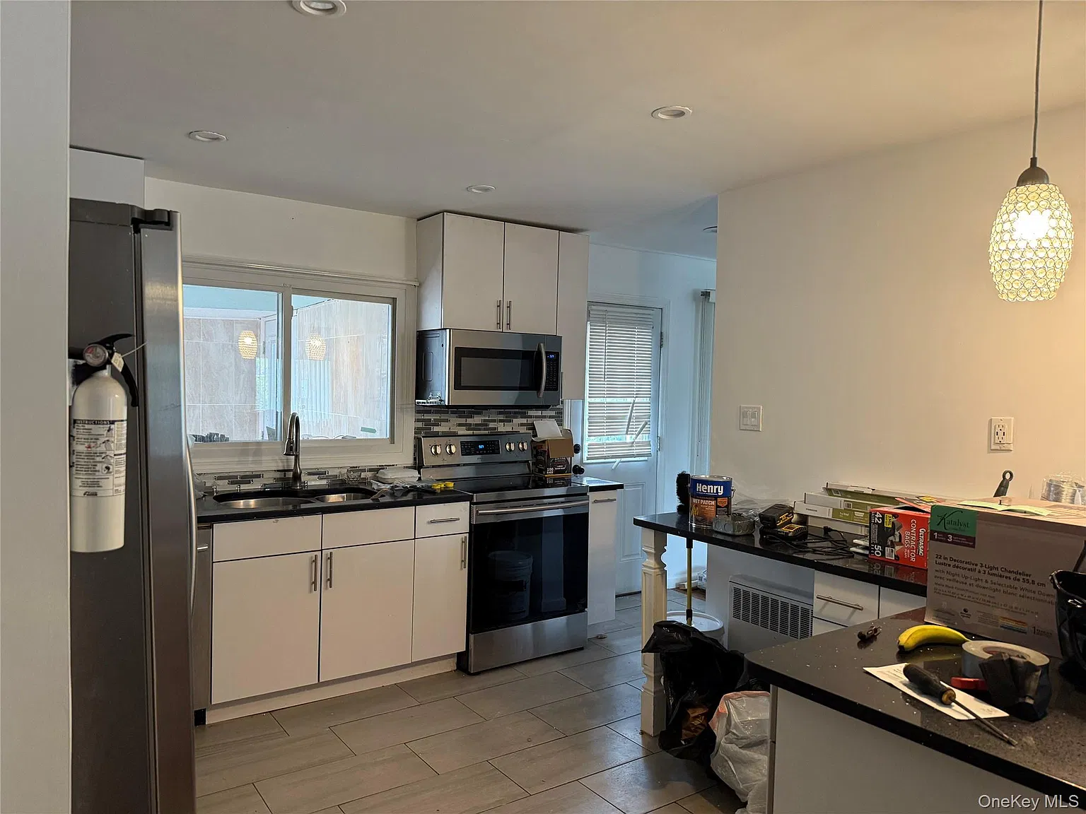 3 bed, 2.0 bath, 1198 sqft, $5,000 — Photo 3