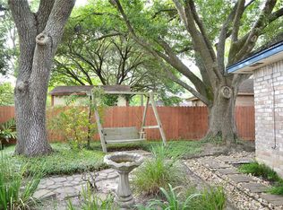 16202 Barcelona Dr, Friendswood, TX 77546