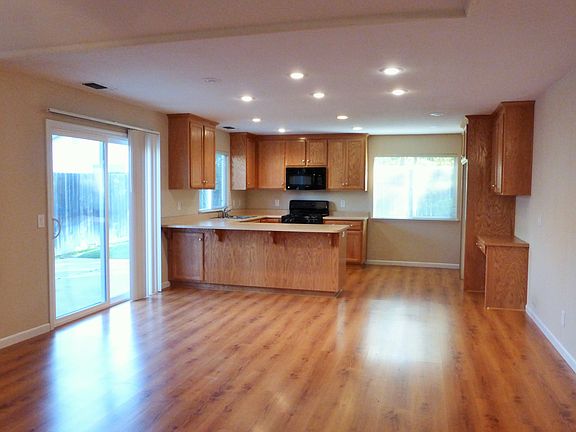 2nd image of 1026 Treasure Ln