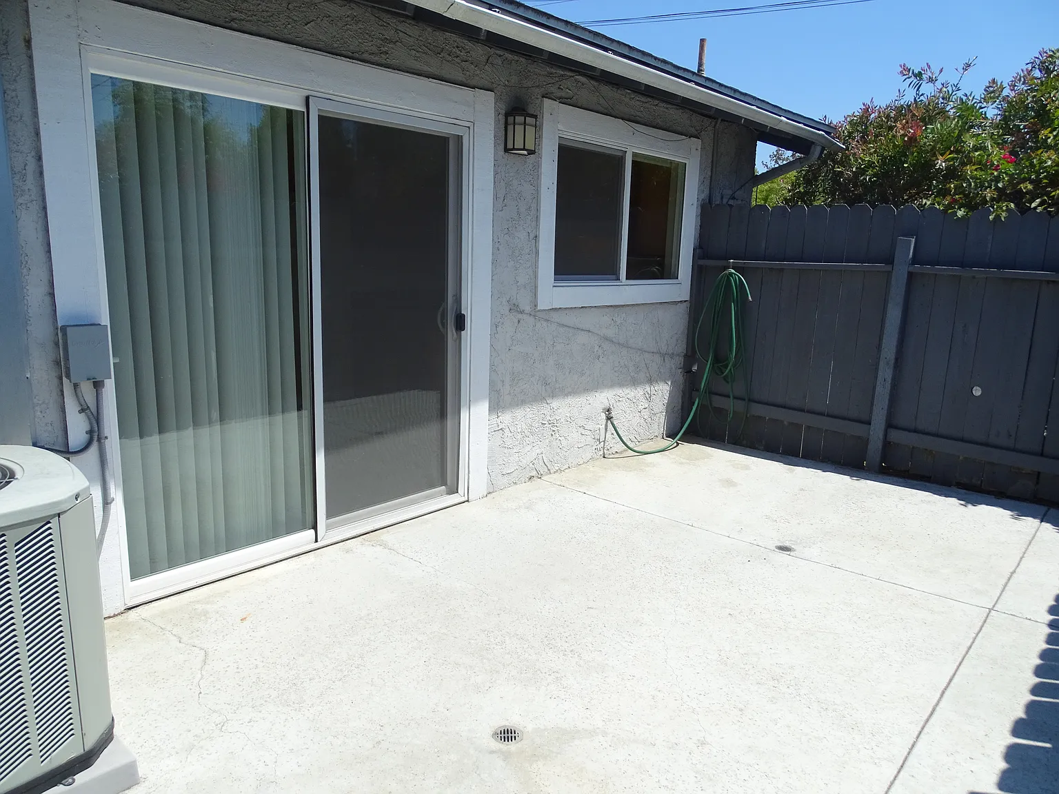 Pomona Ave, Costa Mesa — Photo 4