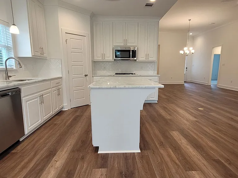 7024 Garden Hill Dr — Photo 3