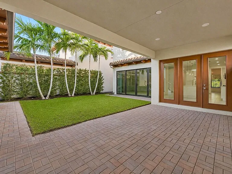 6020 Curie Pl — Photo 12