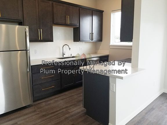 3rd image of 205 Hickory St APT 306