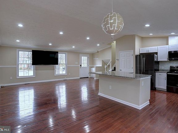 4th image of 9321 Kenbrooke Ct