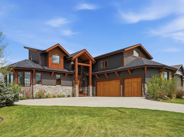 648 S Montclair Pl, Rocky View County, AB T4C 0A9