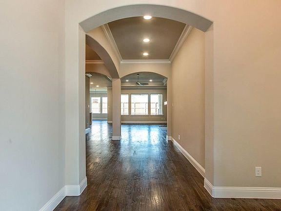 4th image of 3451 Beechwood Dr