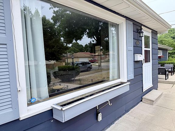 3rd image of 8301 W Nash STREET