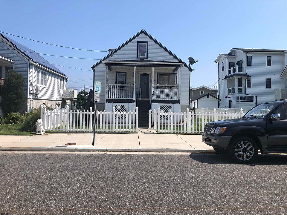 2nd image of 437 Simpson Ave