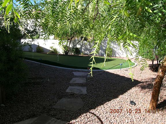 48x18 guitar putting green