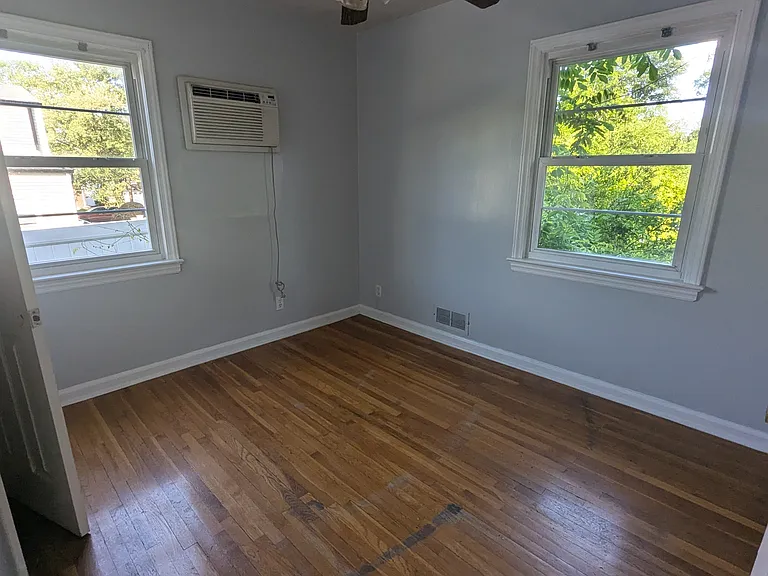 565 W 6th Ave — Photo 11