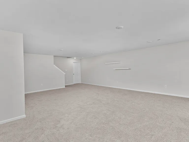 44 Marion Ave — Photo 24