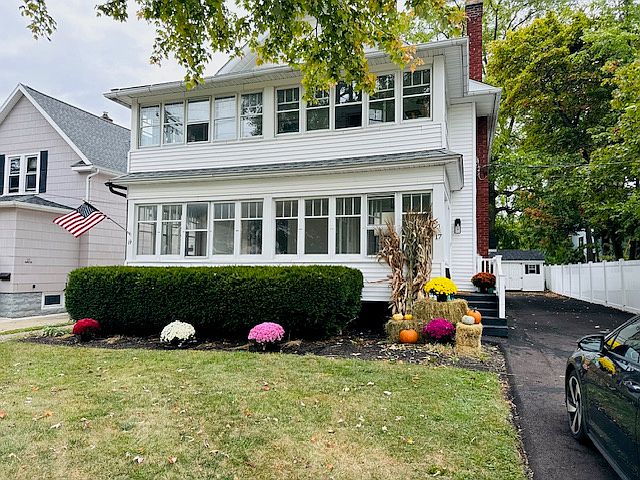 1st image of 17 Prospect Ave