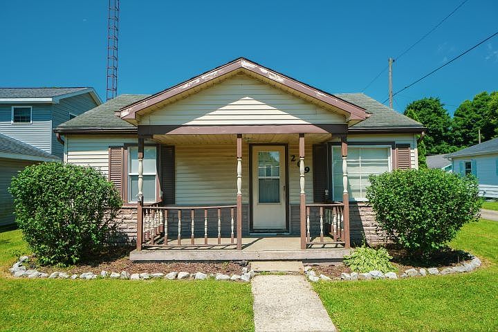 1st image of 209 S Cory St