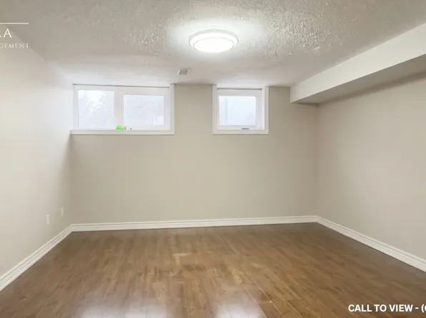 299 Banff Ave #1, Oshawa, ON L1J 1L7