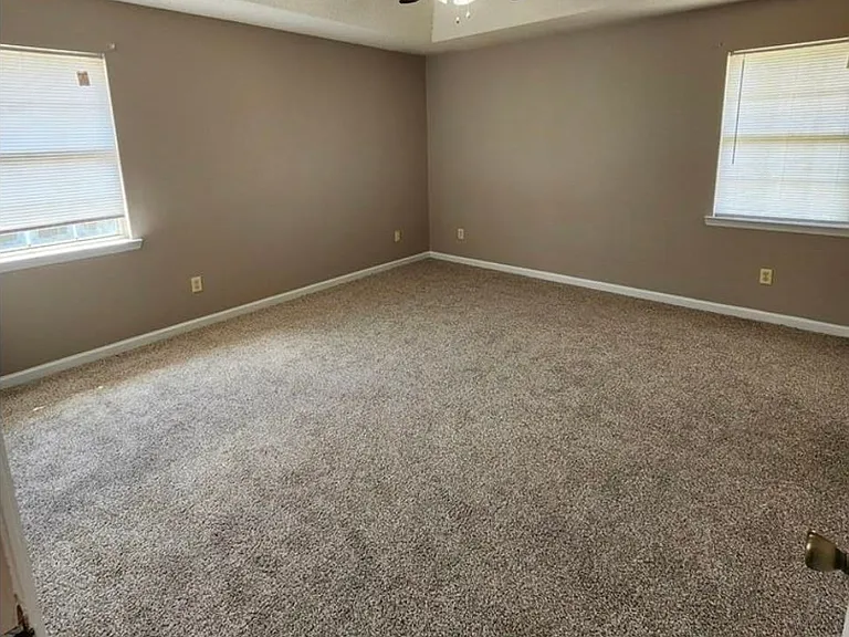 2411 Fernando Ct — Photo 19