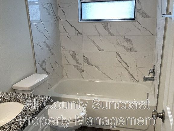 5th image of 7450 35th St N APT 1402