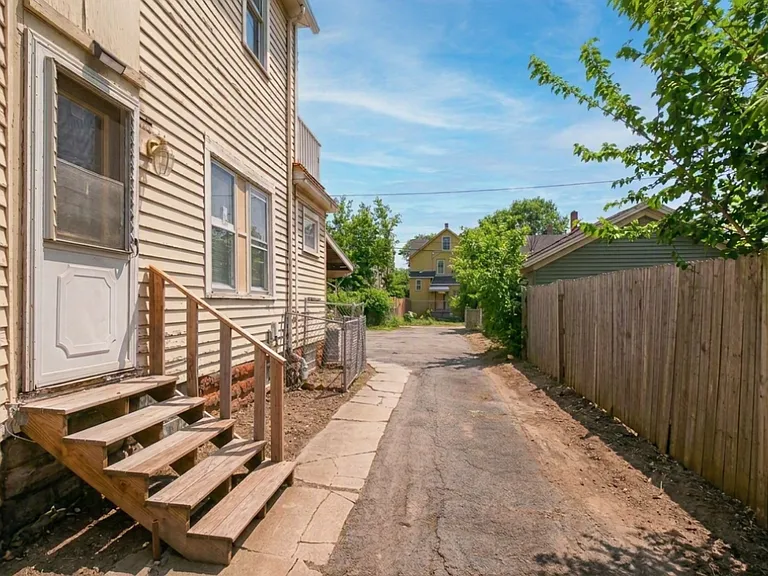 1910 Corning Ave #1 — Photo 23