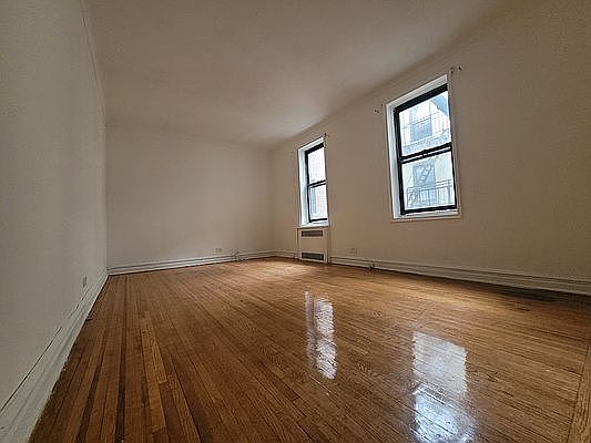 2nd image of 195 Underhill Ave #5LL